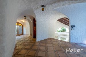 Casa à venda com 460m², 3 dormitórios, 1 suíte, 4 vagas, no bairro Vila Conceição em Porto Alegre