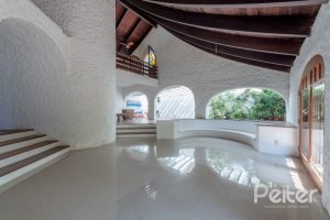 Casa à venda com 460m², 3 dormitórios, 1 suíte, 4 vagas, no bairro Vila Conceição em Porto Alegre