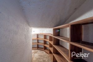 Casa à venda com 460m², 3 dormitórios, 1 suíte, 4 vagas, no bairro Vila Conceição em Porto Alegre