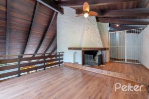 Casa à venda com 460m², 3 dormitórios, 1 suíte, 4 vagas, no bairro Vila Conceição em Porto Alegre