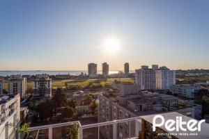 Apartamento à venda com 103m², 3 dormitórios, 1 suíte, 2 vagas, no bairro Cristal em Porto Alegre