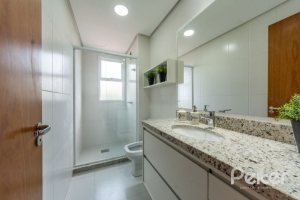 Apartamento à venda com 103m², 3 dormitórios, 1 suíte, 2 vagas, no bairro Cristal em Porto Alegre