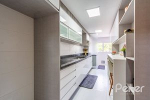 Apartamento à venda com 103m², 3 dormitórios, 1 suíte, 2 vagas, no bairro Cristal em Porto Alegre