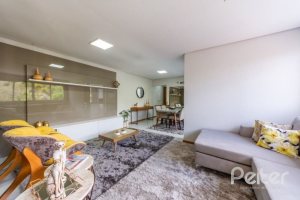 Apartamento à venda com 103m², 3 dormitórios, 1 suíte, 2 vagas, no bairro Cristal em Porto Alegre