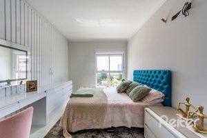 Apartamento à venda com 103m², 3 dormitórios, 1 suíte, 2 vagas, no bairro Cristal em Porto Alegre