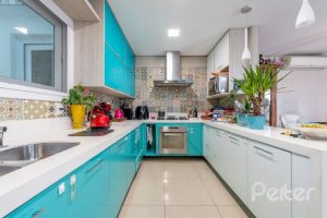 Casa em Condomínio à venda com 283m², 4 dormitórios, 1 suíte, 2 vagas, no bairro Jardim Isabel em Porto Alegre