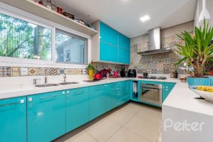 Casa em Condomínio à venda com 283m², 4 dormitórios, 1 suíte, 2 vagas, no bairro Jardim Isabel em Porto Alegre