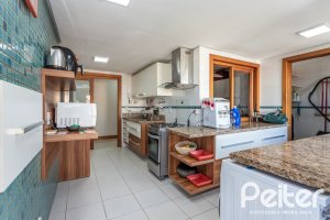 Apartamento à venda com 154m², 3 dormitórios, 1 suíte, 2 vagas, no bairro Tristeza em PORTO ALEGRE