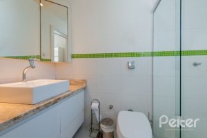Casa em Condomínio à venda com 201m², 3 dormitórios, 1 suíte, 2 vagas, no bairro Tristeza em Porto Alegre