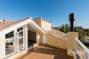Casa em Condomínio à venda com 201m², 3 dormitórios, 1 suíte, 2 vagas, no bairro Tristeza em Porto Alegre