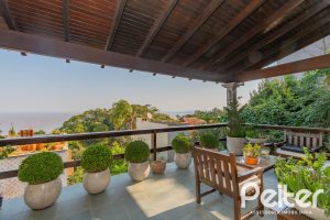 Casa à venda com 413m², 3 dormitórios, 3 suítes, 4 vagas, no bairro Sétimo Céu em Porto Alegre
