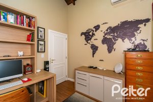 Casa à venda com 413m², 3 dormitórios, 3 suítes, 4 vagas, no bairro Sétimo Céu em Porto Alegre