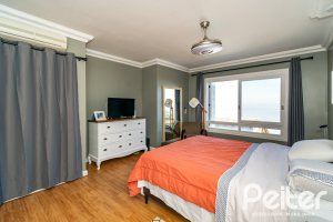 Casa à venda com 413m², 3 dormitórios, 3 suítes, 4 vagas, no bairro Sétimo Céu em Porto Alegre