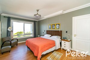Casa à venda com 413m², 3 dormitórios, 3 suítes, 4 vagas, no bairro Sétimo Céu em Porto Alegre