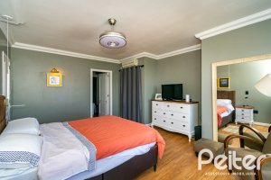 Casa à venda com 413m², 3 dormitórios, 3 suítes, 4 vagas, no bairro Sétimo Céu em Porto Alegre