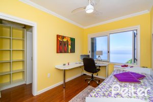 Casa à venda com 413m², 3 dormitórios, 3 suítes, 4 vagas, no bairro Sétimo Céu em Porto Alegre