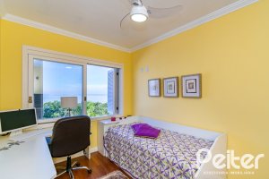Casa à venda com 413m², 3 dormitórios, 3 suítes, 4 vagas, no bairro Sétimo Céu em Porto Alegre