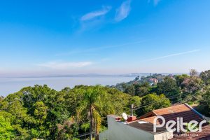 Casa à venda com 413m², 3 dormitórios, 3 suítes, 4 vagas, no bairro Sétimo Céu em Porto Alegre