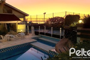 Casa em Condomínio à venda com 208m², 3 dormitórios, 1 suíte, 2 vagas, no bairro Tristeza em PORTO ALEGRE