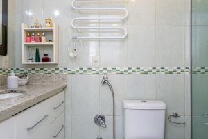 Casa em Condomínio à venda com 208m², 3 dormitórios, 1 suíte, 2 vagas, no bairro Tristeza em PORTO ALEGRE