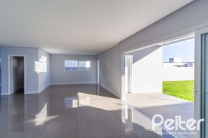 Casa em Condomínio à venda com 293m², 4 dormitórios, 4 suítes, 2 vagas, no bairro Alphaville em PORTO ALEGRE