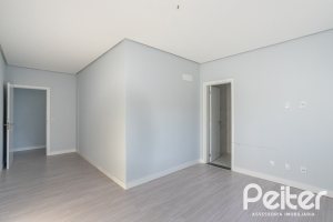 Casa em Condomínio à venda com 293m², 4 dormitórios, 4 suítes, 2 vagas, no bairro Alphaville em PORTO ALEGRE