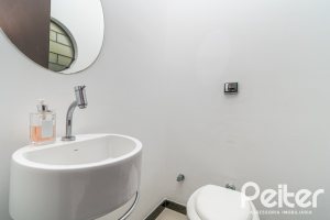 Casa à venda com 266m², 3 dormitórios, 2 suítes, 4 vagas, no bairro Jardim Isabel em Porto Alegre