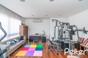 Casa à venda com 266m², 3 dormitórios, 2 suítes, 4 vagas, no bairro Jardim Isabel em Porto Alegre