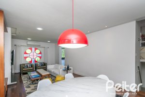 Casa à venda com 266m², 3 dormitórios, 2 suítes, 4 vagas, no bairro Jardim Isabel em Porto Alegre