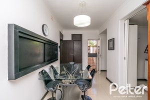 Casa à venda com 266m², 3 dormitórios, 2 suítes, 4 vagas, no bairro Jardim Isabel em Porto Alegre