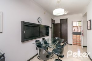 Casa à venda com 266m², 3 dormitórios, 2 suítes, 4 vagas, no bairro Jardim Isabel em Porto Alegre