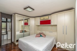 Casa à venda com 266m², 3 dormitórios, 2 suítes, 4 vagas, no bairro Jardim Isabel em Porto Alegre