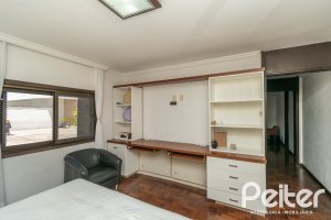 Casa à venda com 266m², 3 dormitórios, 2 suítes, 4 vagas, no bairro Jardim Isabel em Porto Alegre