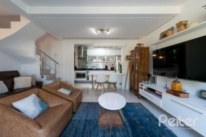 Casa em Condomínio à venda com 145m², 3 dormitórios, 1 suíte, 2 vagas, no bairro Ipanema em Porto Alegre