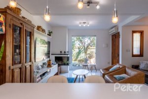 Casa em Condomínio à venda com 145m², 3 dormitórios, 1 suíte, 2 vagas, no bairro Ipanema em Porto Alegre