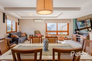 Casa em Condomínio à venda com 219m², 3 dormitórios, 1 suíte, 3 vagas, no bairro Tristeza em Porto Alegre