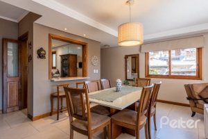 Casa em Condomínio à venda com 219m², 3 dormitórios, 1 suíte, 3 vagas, no bairro Tristeza em Porto Alegre