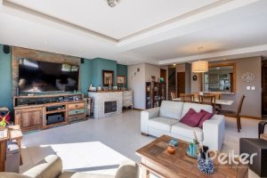 Casa em Condomínio à venda com 219m², 3 dormitórios, 1 suíte, 3 vagas, no bairro Tristeza em Porto Alegre