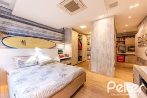 Casa em Condomínio à venda com 568m², 4 dormitórios, 4 suítes, 5 vagas, no bairro Pedra Redonda em PORTO ALEGRE