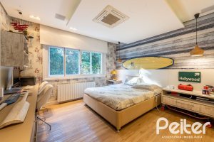 Casa em Condomínio à venda com 568m², 4 dormitórios, 4 suítes, 5 vagas, no bairro Pedra Redonda em PORTO ALEGRE