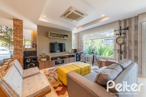 Casa em Condomínio à venda com 568m², 4 dormitórios, 4 suítes, 5 vagas, no bairro Pedra Redonda em PORTO ALEGRE