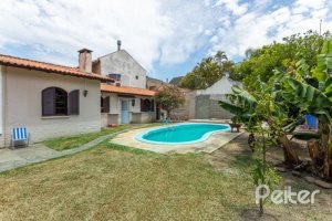 Casa à venda com 361m², 4 dormitórios, 1 suíte, 3 vagas, no bairro Vila Assunção em Porto Alegre