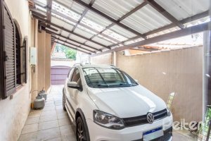 Casa à venda com 361m², 4 dormitórios, 1 suíte, 3 vagas, no bairro Vila Assunção em Porto Alegre