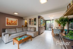 Casa em Condomínio à venda com 211m², 3 dormitórios, 1 suíte, 2 vagas, no bairro Tristeza em Porto Alegre