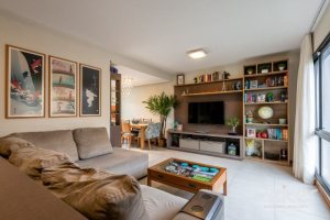 Casa em Condomínio à venda com 211m², 3 dormitórios, 1 suíte, 2 vagas, no bairro Tristeza em Porto Alegre