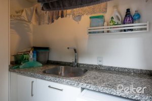 Casa em Condomínio à venda com 211m², 3 dormitórios, 1 suíte, 2 vagas, no bairro Tristeza em Porto Alegre