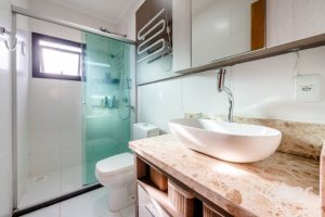 Casa em Condomínio à venda com 211m², 3 dormitórios, 1 suíte, 2 vagas, no bairro Tristeza em Porto Alegre