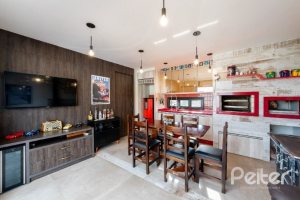 Casa em Condomínio à venda com 211m², 3 dormitórios, 1 suíte, 2 vagas, no bairro Tristeza em Porto Alegre