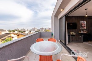 Casa em Condomínio à venda com 211m², 3 dormitórios, 1 suíte, 2 vagas, no bairro Tristeza em Porto Alegre