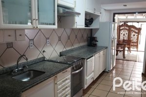 Casa em Condomínio à venda com 300m², 3 dormitórios, 3 suítes, 3 vagas, no bairro Ipanema em Porto Alegre